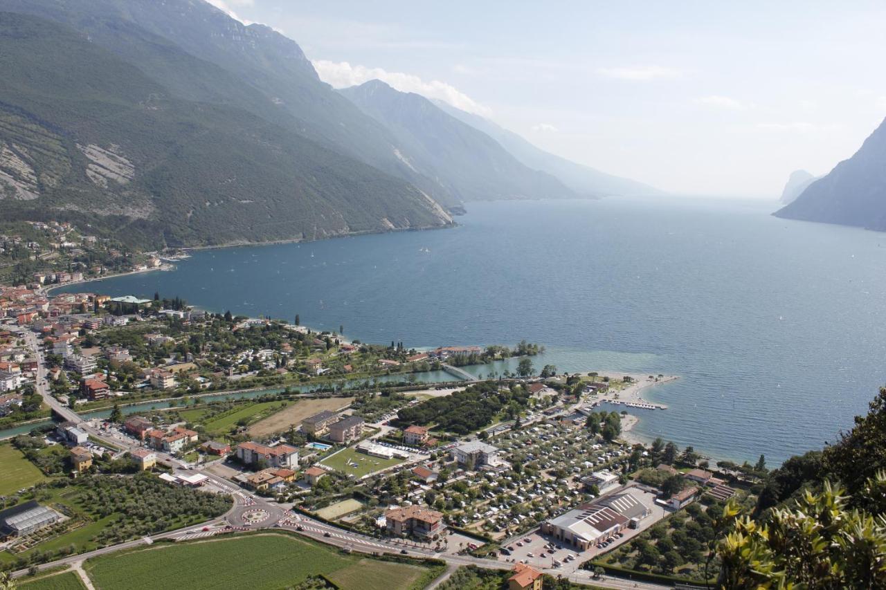 Hotel Angelini Torbole Sul Garda Eksteriør billede