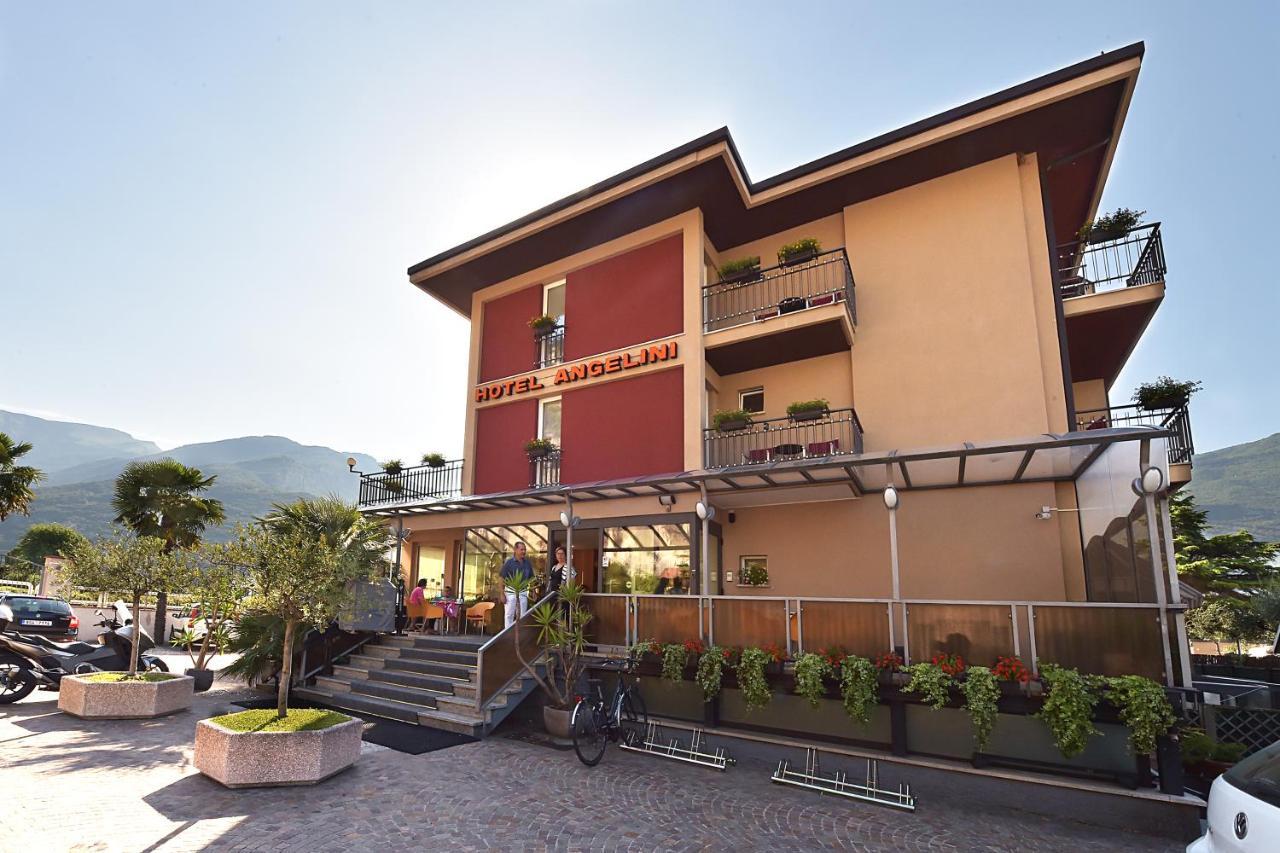 Hotel Angelini Torbole Sul Garda Eksteriør billede