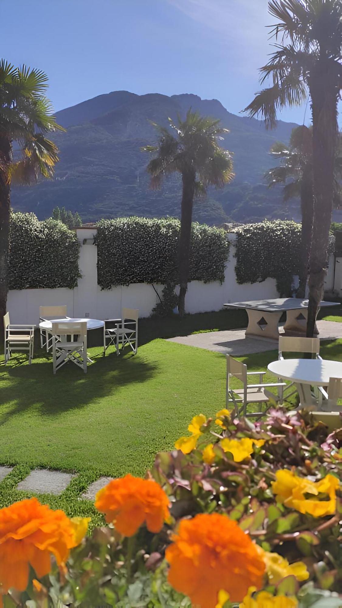 Hotel Angelini Torbole Sul Garda Eksteriør billede