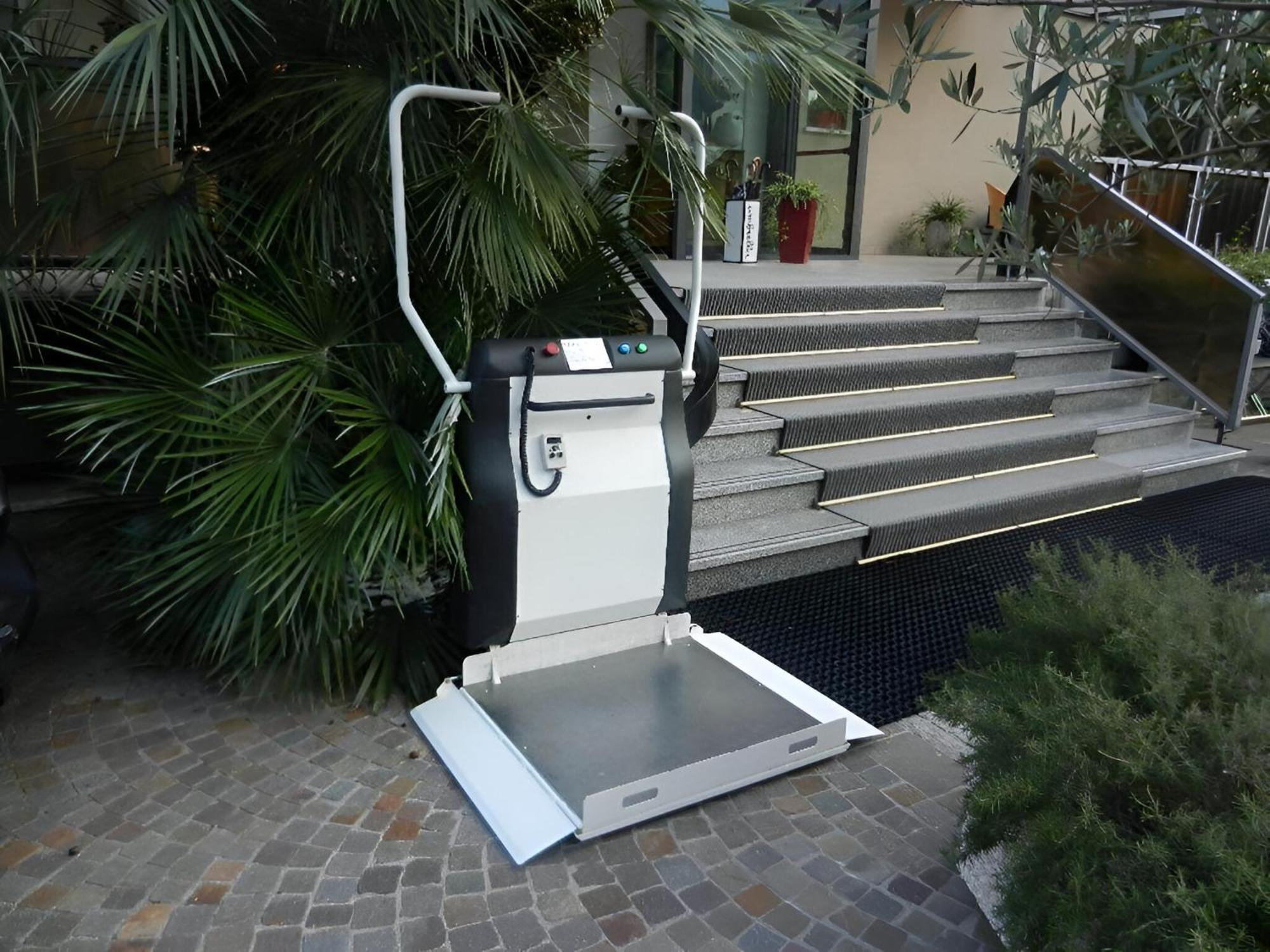 Hotel Angelini Torbole Sul Garda Eksteriør billede