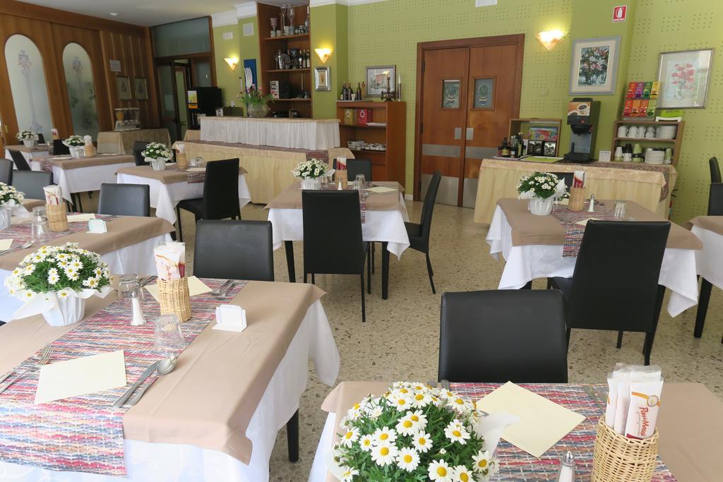 Hotel Angelini Torbole Sul Garda Eksteriør billede