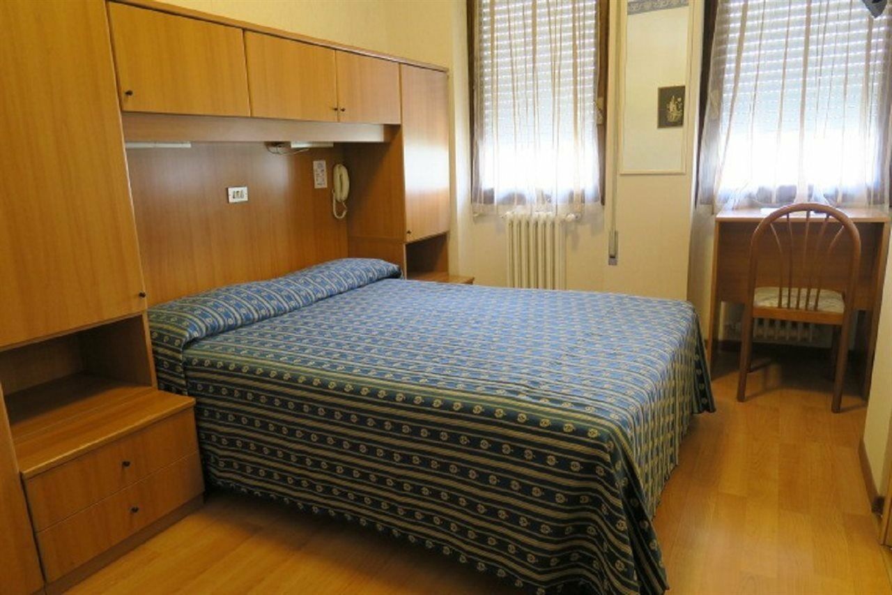 Hotel Angelini Torbole Sul Garda Eksteriør billede